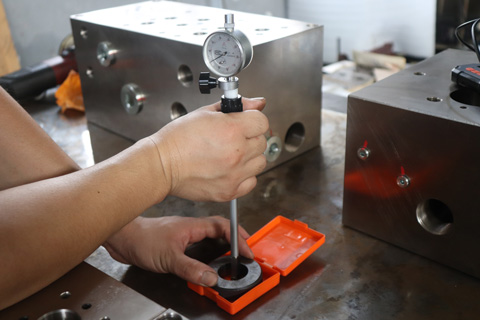 Hole inner diameter dial indicator detection